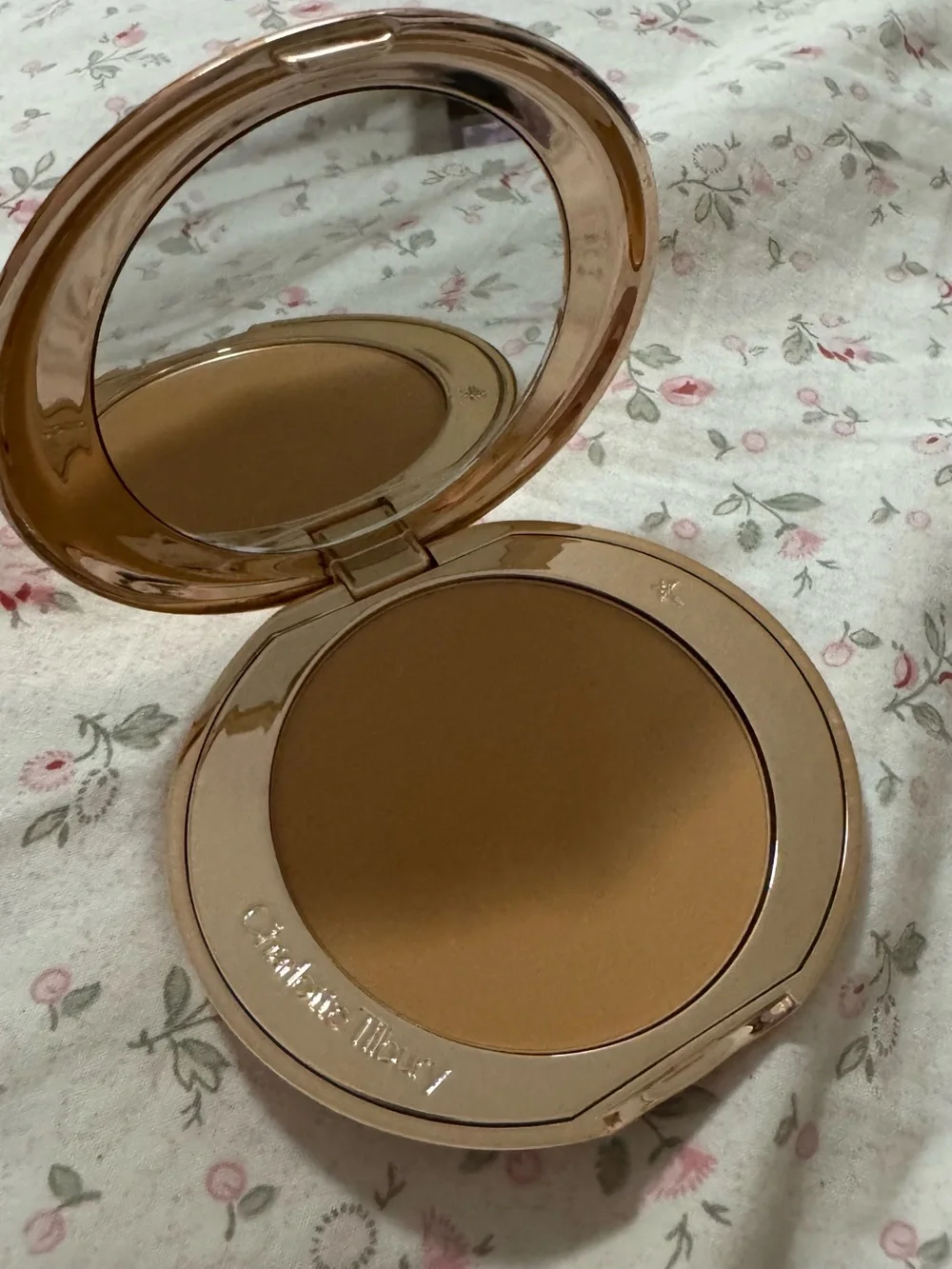 Charlotte Tilbury Airbrush Flawless Finish Powder — Brown with Gold Accents